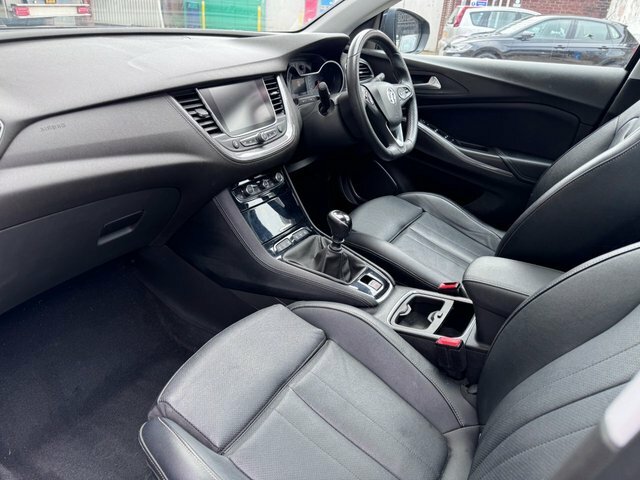 Vauxhall Grandland X 2019 1.5 Turbo D Blueinjection Elite Nav Suv D Black #3
