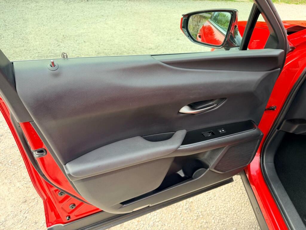 Lexus UX Ux 250H 4X2 Cvt Red #31