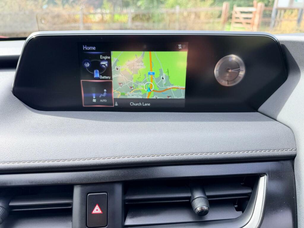 Lexus UX Ux 250H 4X2 Cvt Red #42