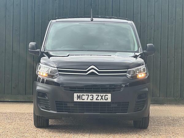 Citroen Berlingo Mpv White #2
