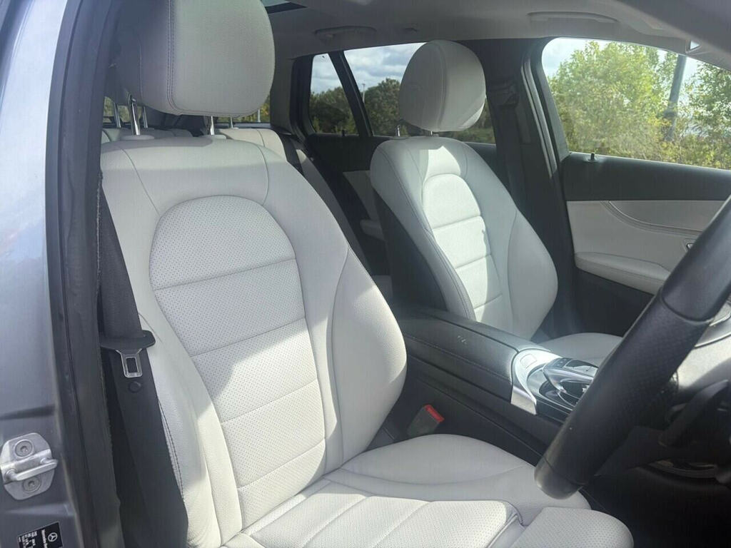 Mercedes-Benz C Class Coupe White #11