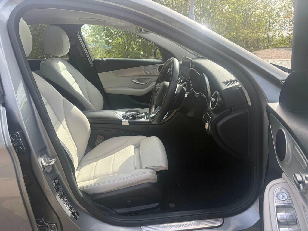 Mercedes-Benz C Class Coupe White #12