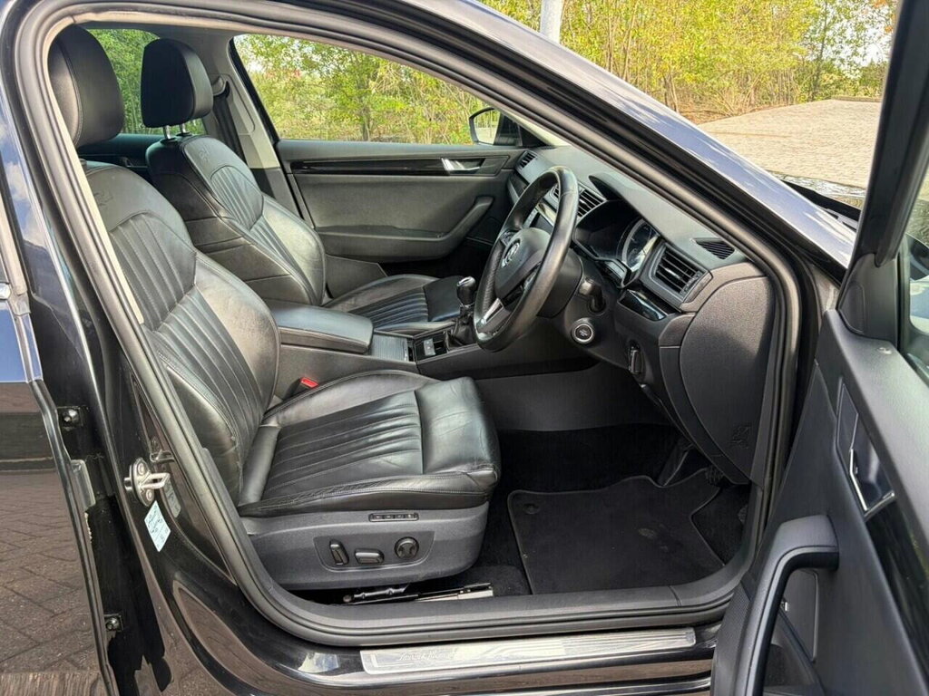 Skoda Superb 1.6 Tdi Cr S Dsg Silver #11