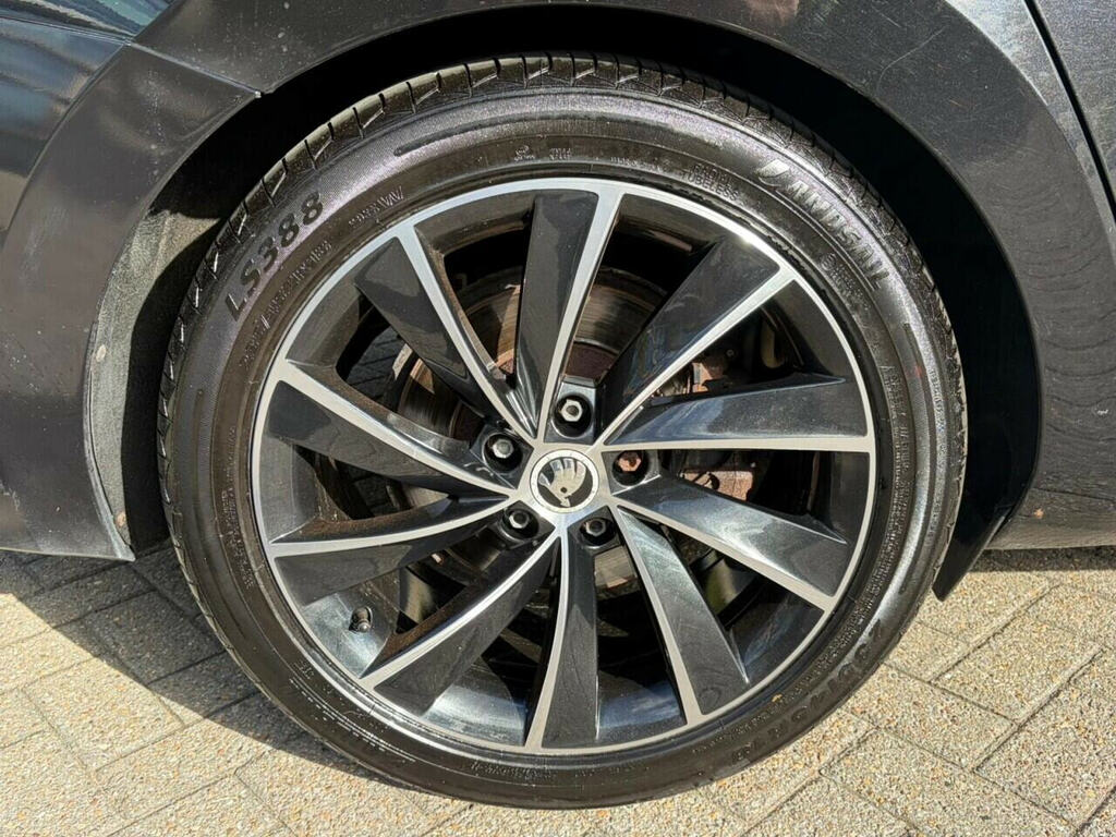 Skoda Superb 1.6 Tdi Cr S Dsg Silver #33