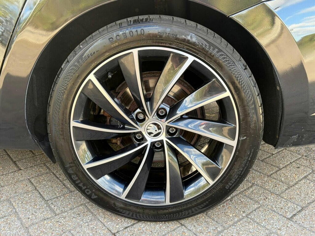 Skoda Superb 1.6 Tdi Cr S Dsg Silver #32