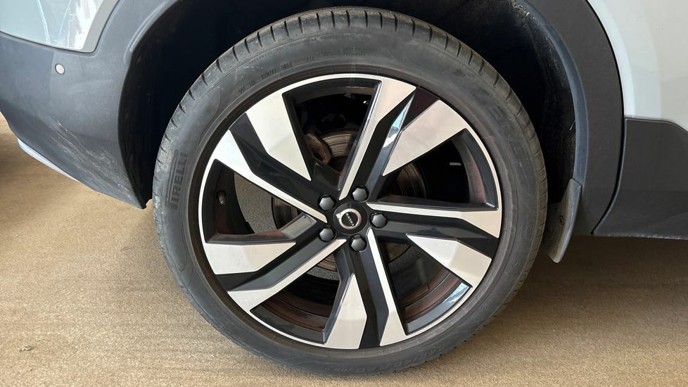 Volvo XC40 2.0 B3p Ultra Dark Grey #4