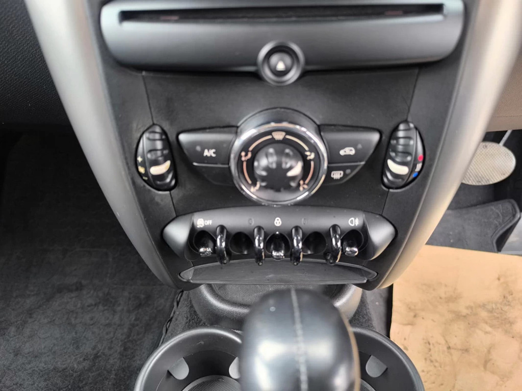 Mini Hatch 1.6L Cooper Bayswater Hatchback Black #17