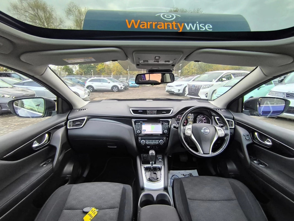 Nissan Qashqai Hatchback Black #13