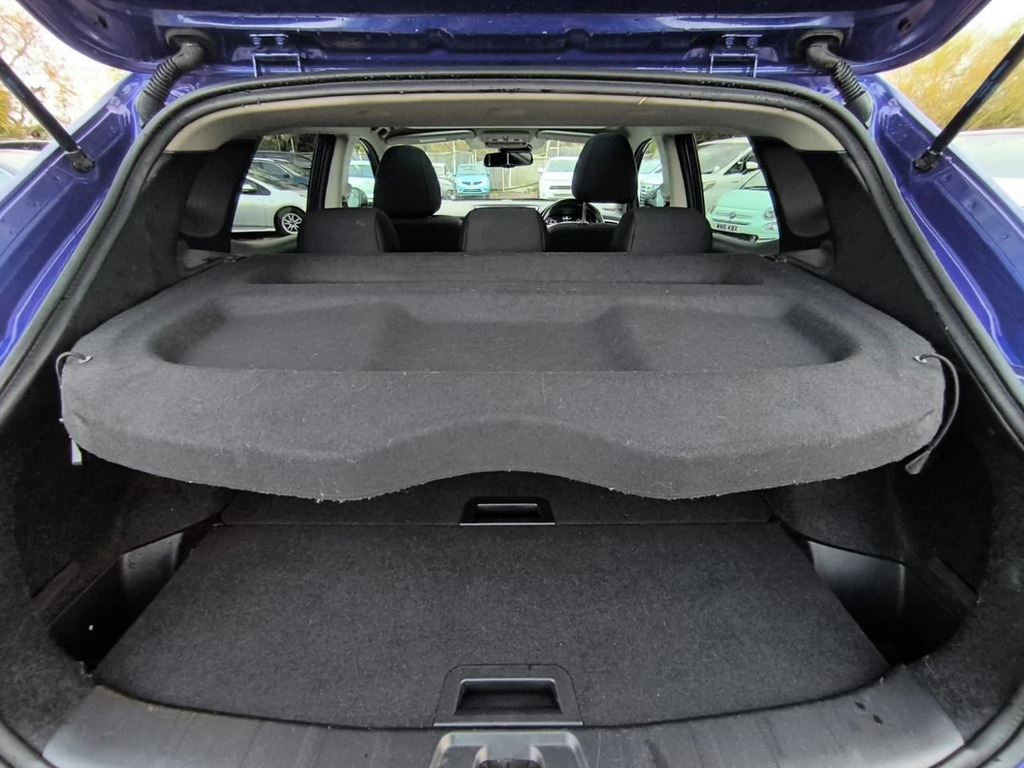 Nissan Qashqai Hatchback Black #29