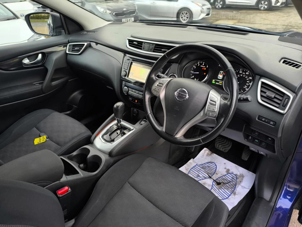 Nissan Qashqai Hatchback Black #10