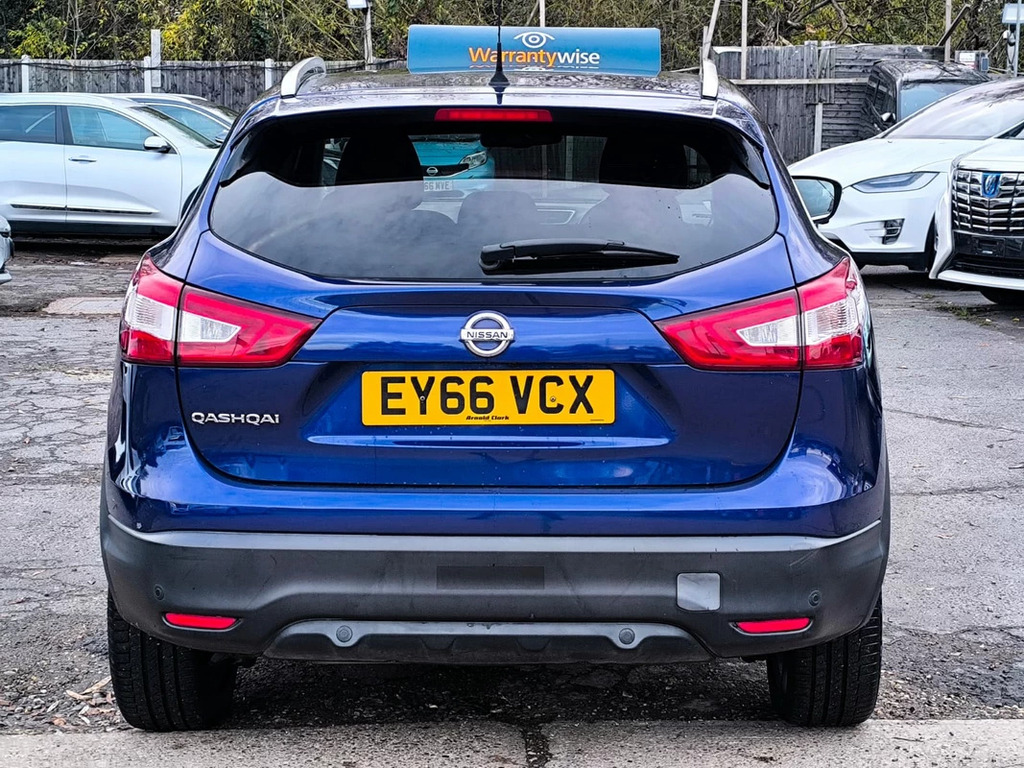 Nissan Qashqai Hatchback Black #8