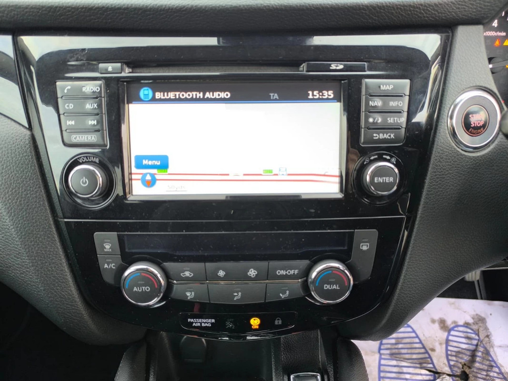 Nissan Qashqai Hatchback Black #17