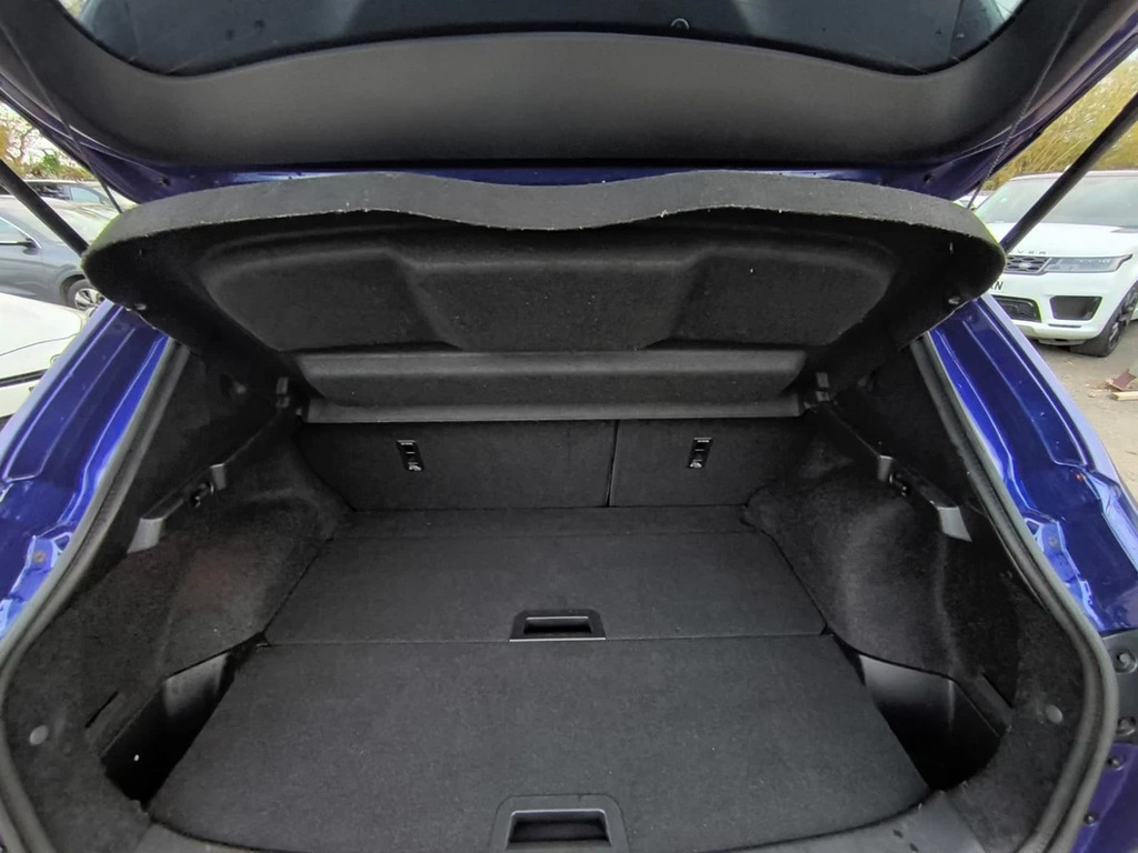 Nissan Qashqai Hatchback Black #31