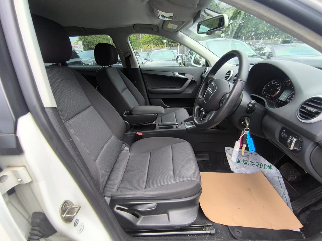 Audi A3 2.0 Tdi Se Sportback Euro 4 Silver #8