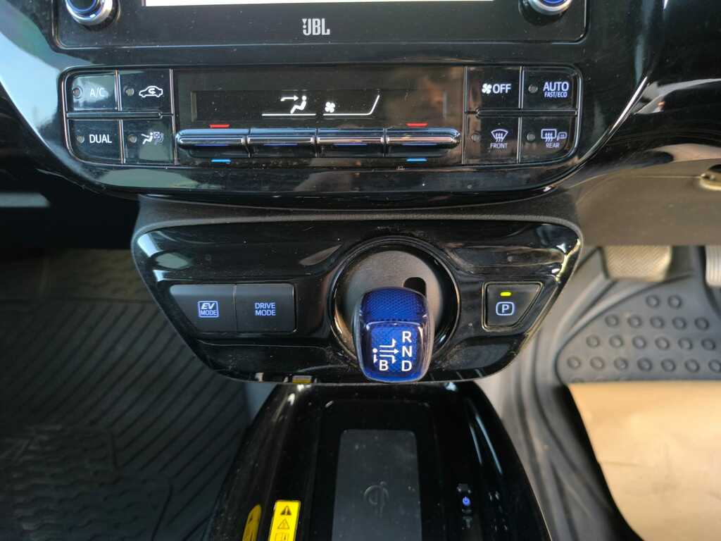Toyota Prius S White #17