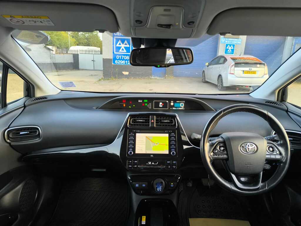 Toyota Prius S White #12