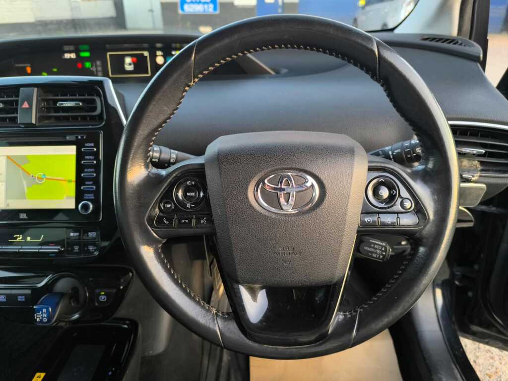 Toyota Prius S White #14
