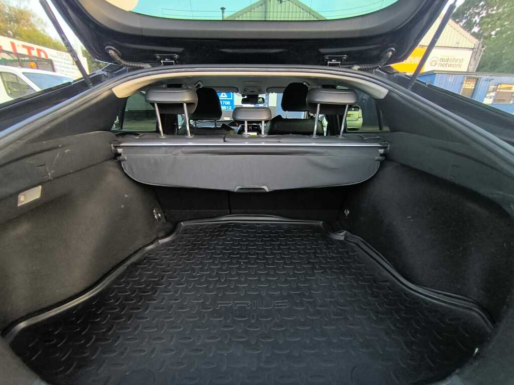 Toyota Prius S White #27
