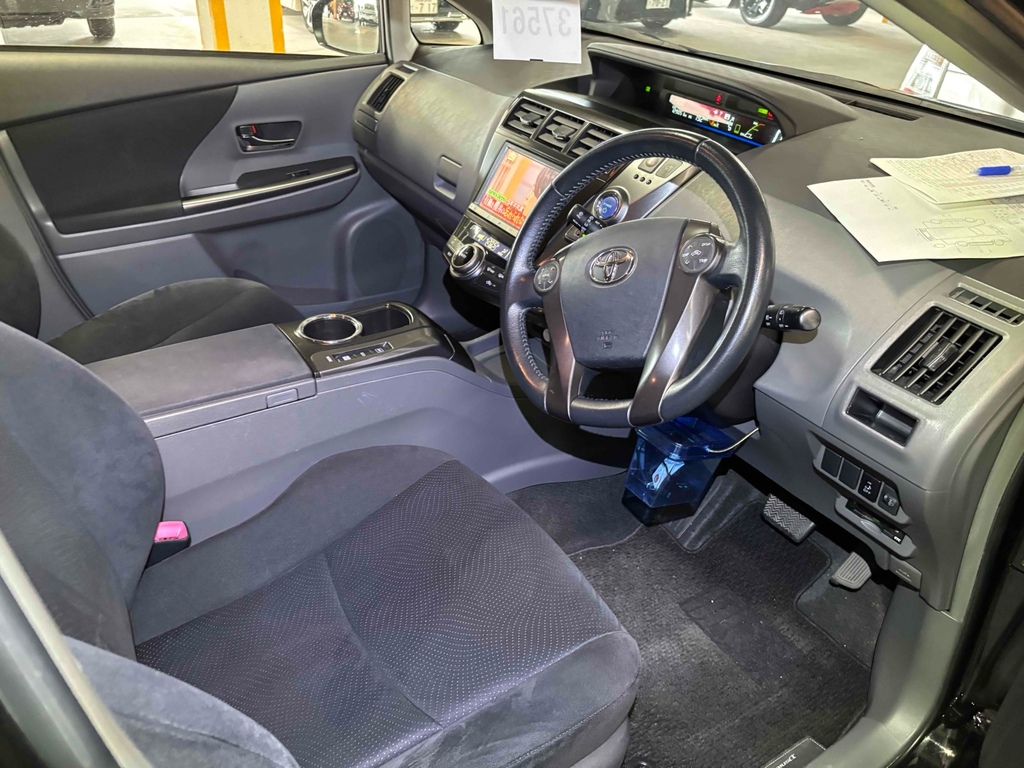 Toyota Prius+ 1.8 Hybrid 201313 Excel 7 Seats Mpv Ulez Fre Black #3