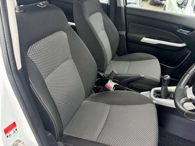 Suzuki Vitara 1.6 Sz4 White #5