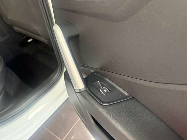 Audi Q2 Suv NV21GMZ White #6