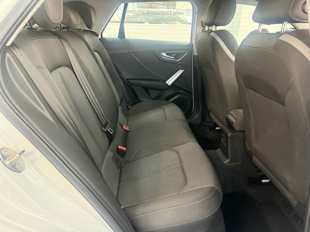 Audi Q2 Suv NV21GMZ White #5