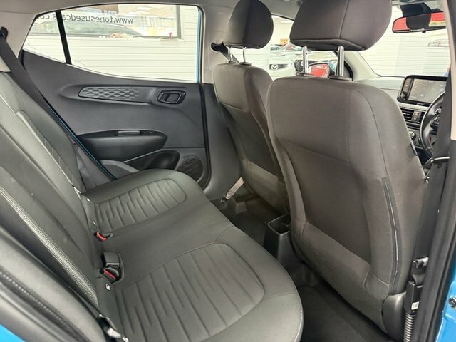 Hyundai I10 Hatchback Silver #3