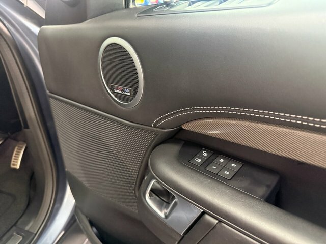 Land Rover Discovery Diesel White #36
