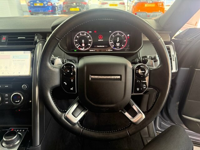 Land Rover Discovery Diesel White #38
