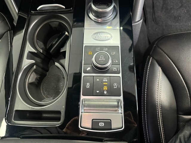 Land Rover Discovery Diesel White #52