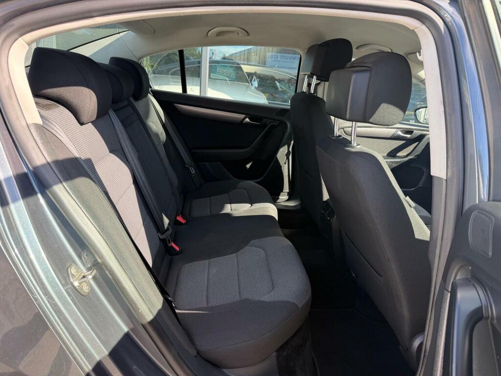 Volkswagen Passat  Brown #32