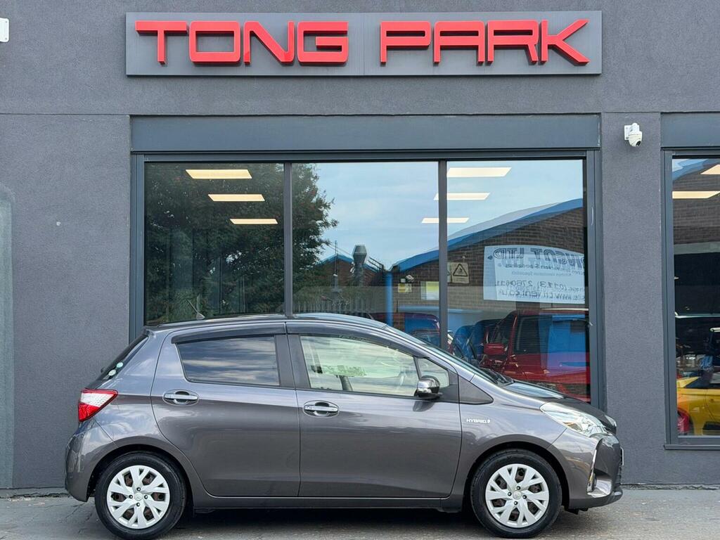 Toyota Yaris Icon Red #2