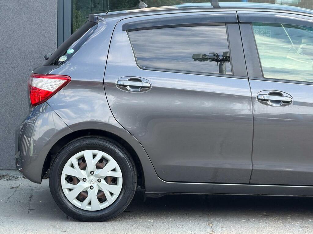 Toyota Yaris Icon Red #10