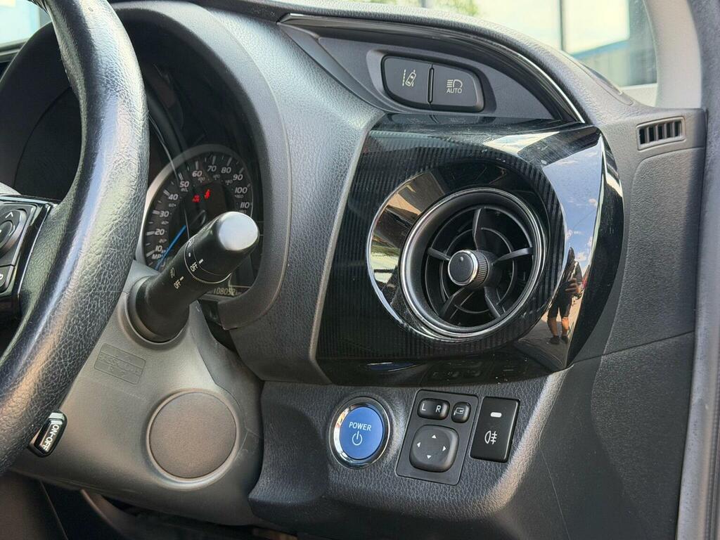 Toyota Yaris Icon Red #25