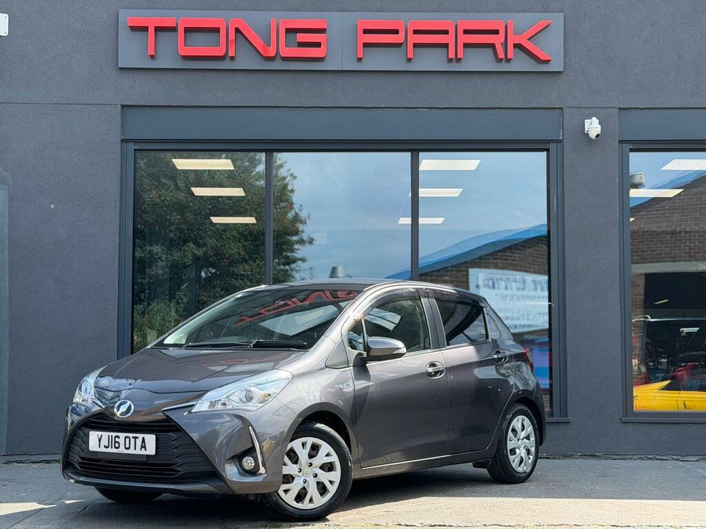 Toyota Yaris Icon Red #7