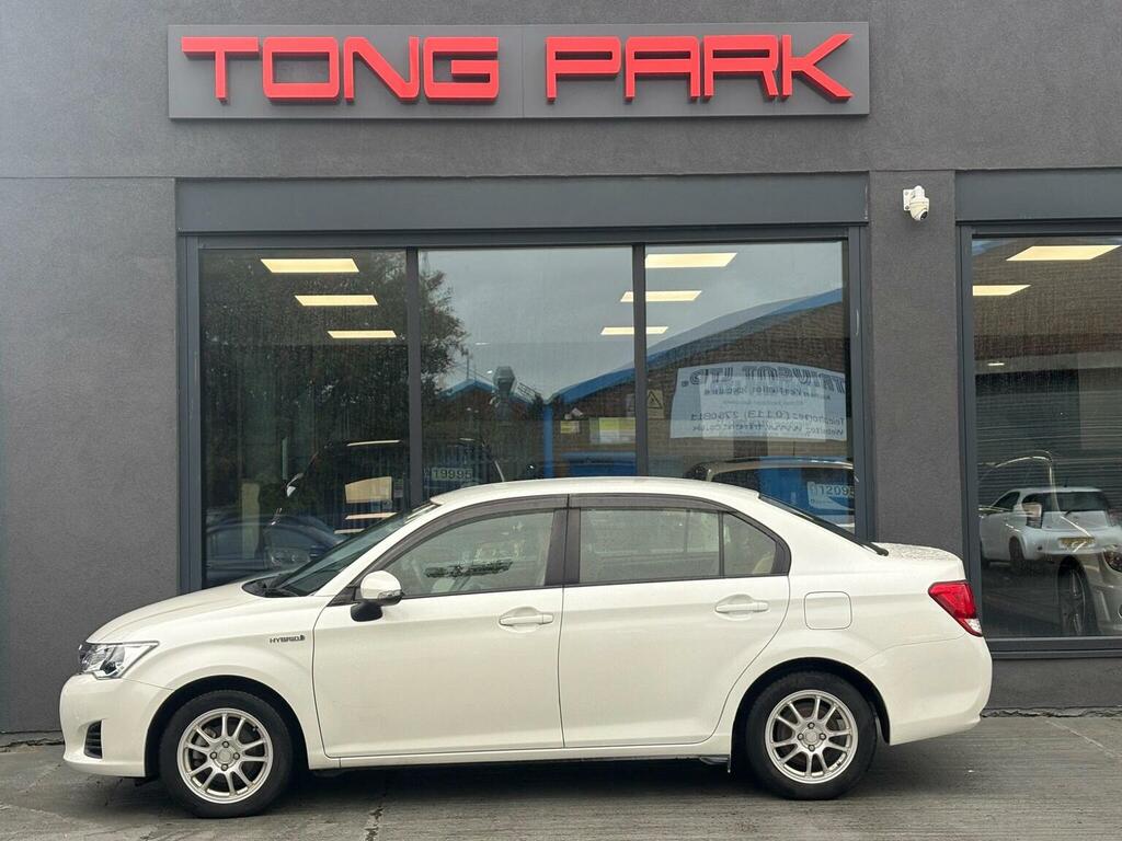 Toyota Corolla Axio Hybrid 1.5 Vvt-h Cvt White #5