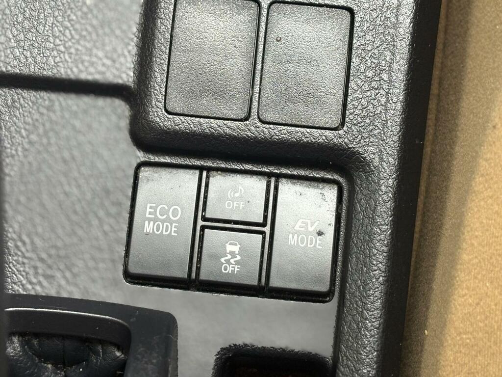 Toyota Corolla Rav4 Icon D-4d 4X2 White #37