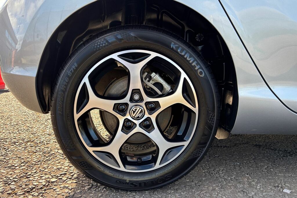 MG MG3 1.5 Hybrid Plus Trophy Hatchback Hybrid Silver #5