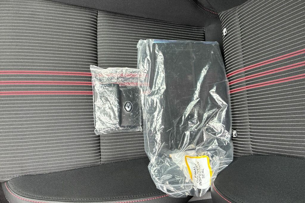 Renault Clio 2022 1.6 E-tech Rs Line Hatchback Hybri Black #23
