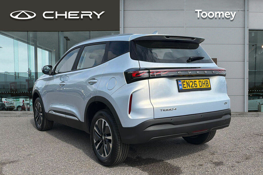 Chery Tiggo 4 1.5 Hybrid Summit Dht 2026 White #3