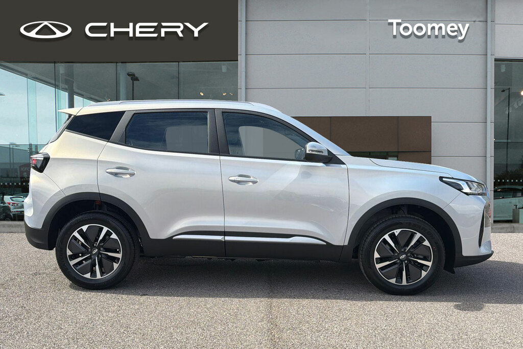 Chery Tiggo 4 1.5 Hybrid Summit Dht 2026 White #4