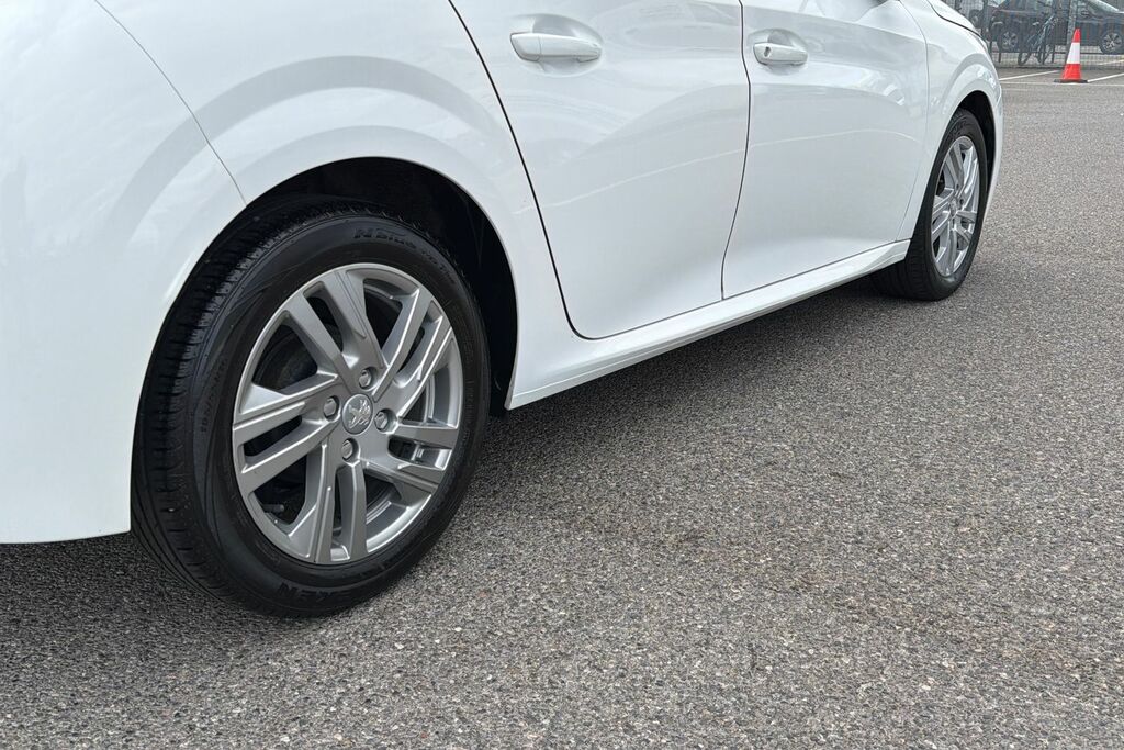 Peugeot 208 Puretech Allure Ss Yellow #13
