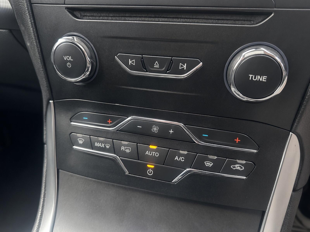 Ford S-Max S-max Titanium T Red #18