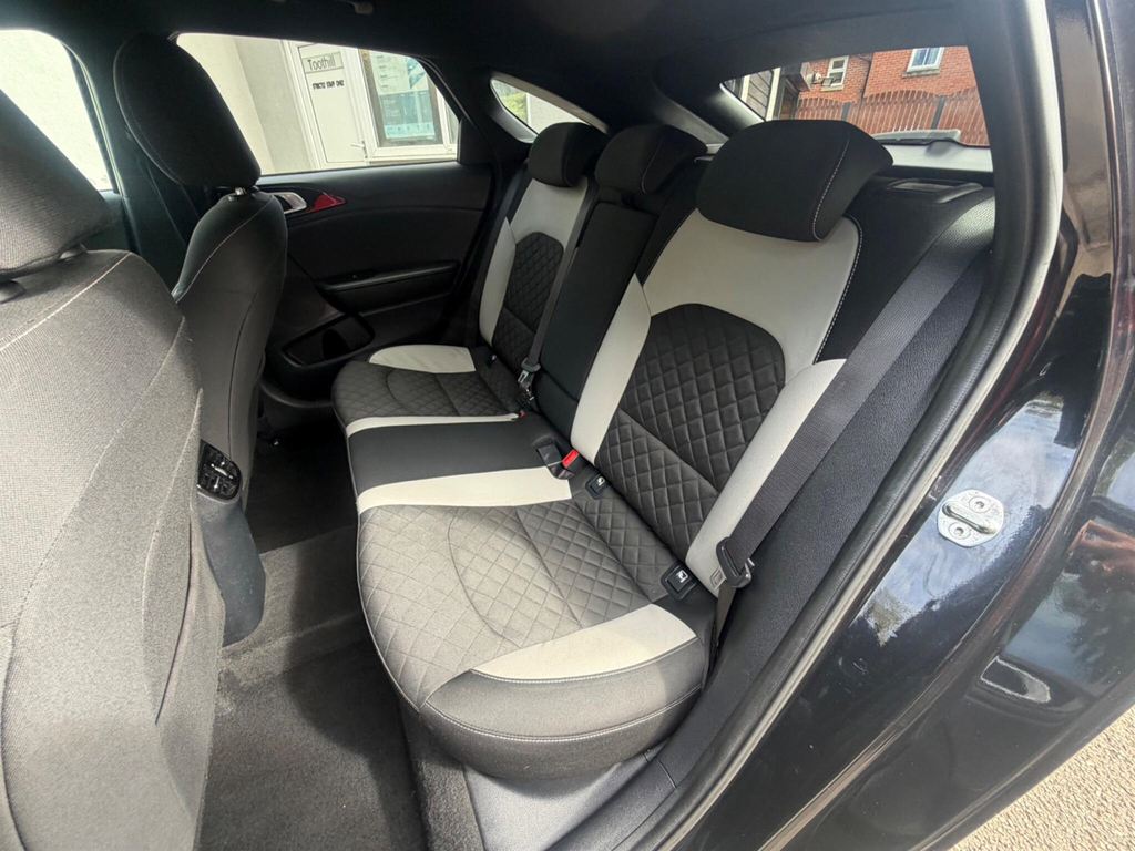 Kia Proceed Shooting Brake 1.5T Gdi Isg Gt-l White #33