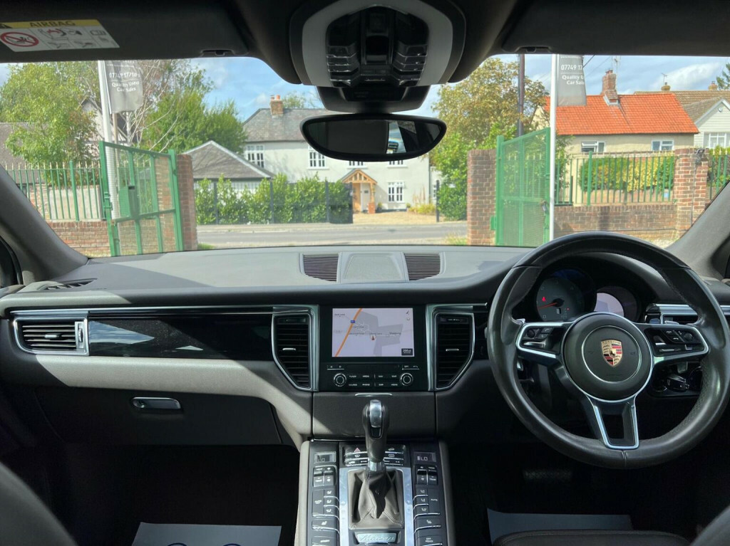 Porsche Macan 3.0L S Pdk 340 Bhp Grey #32