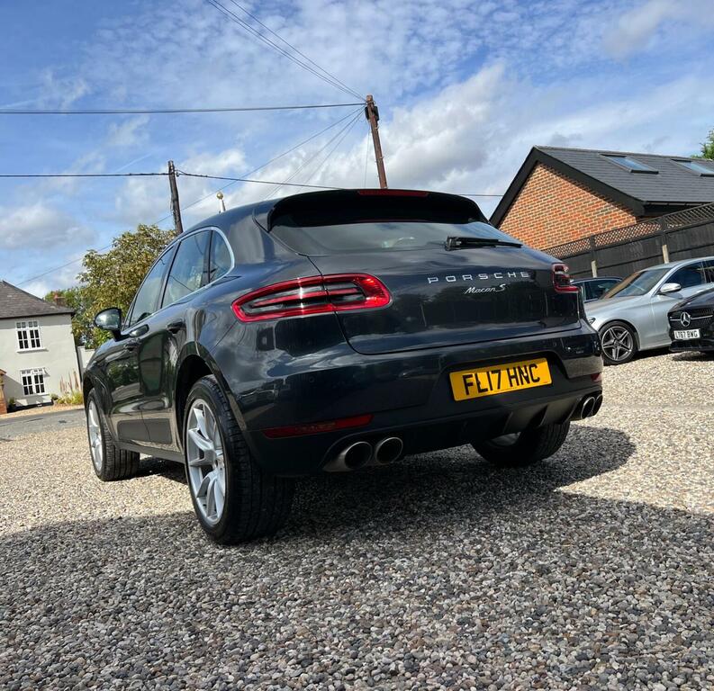 Porsche Macan 3.0L S Pdk 340 Bhp Grey #9