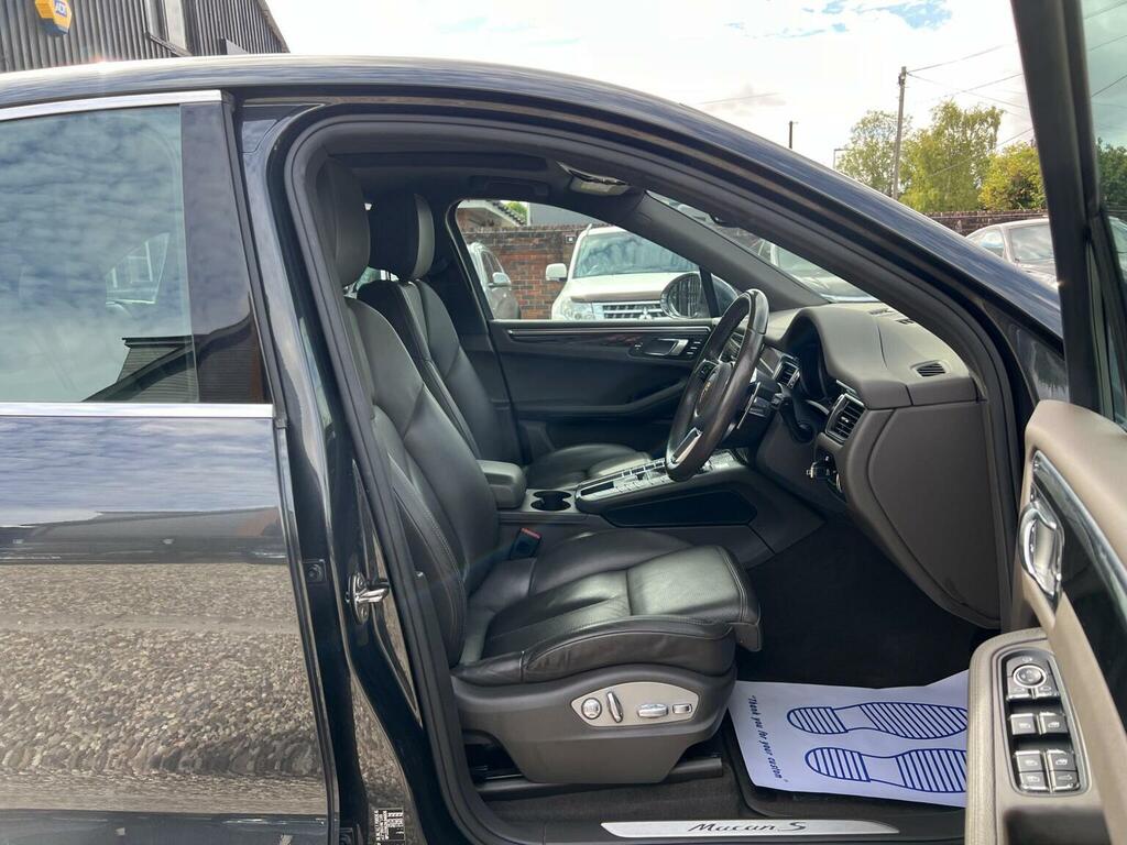 Porsche Macan 3.0L S Pdk 340 Bhp Grey #15