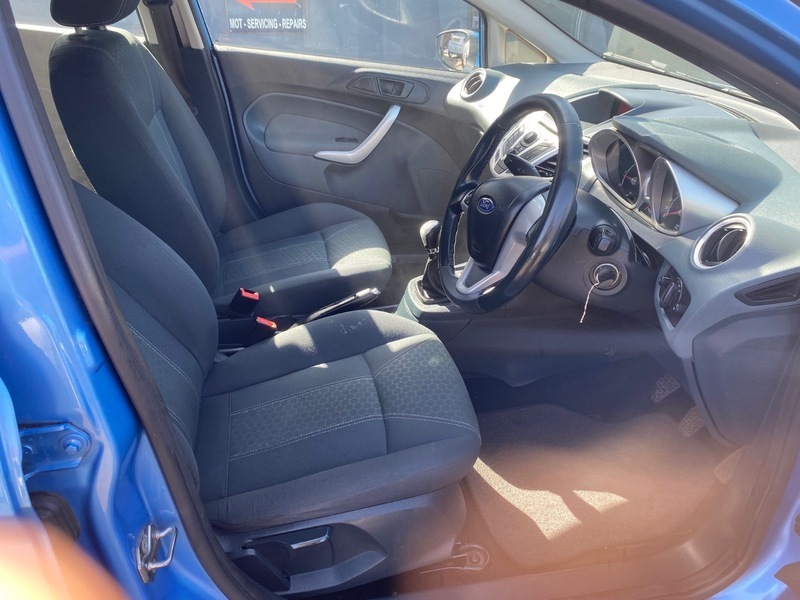 Ford Fiesta Zetec Blue #4