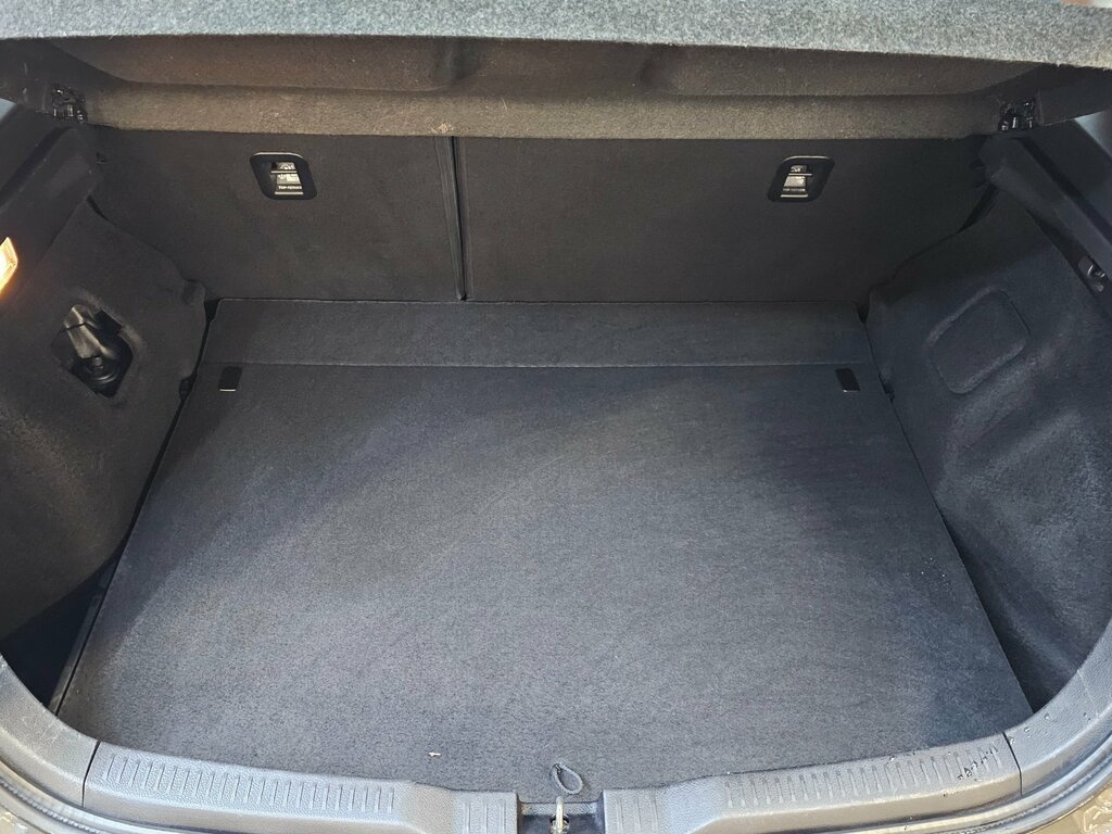 Toyota Auris Hatchback Black #23