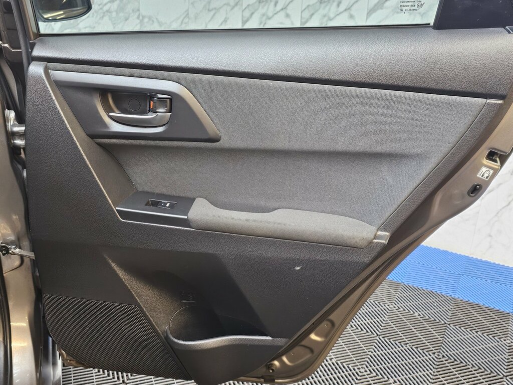 Toyota Auris Hatchback Black #21